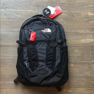 THE NORTH FACE WOMEN’S RECON BACKPACK